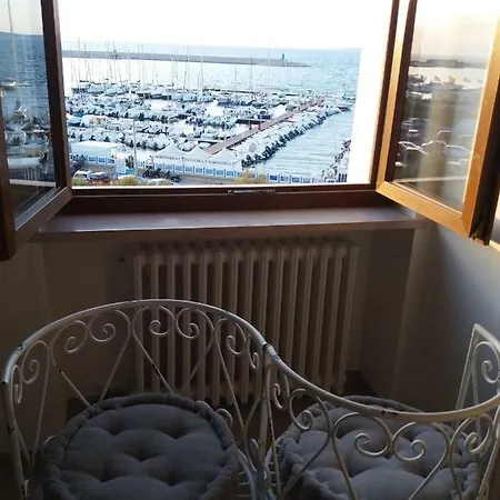 Casa Ale 게스트하우스 갈리폴리